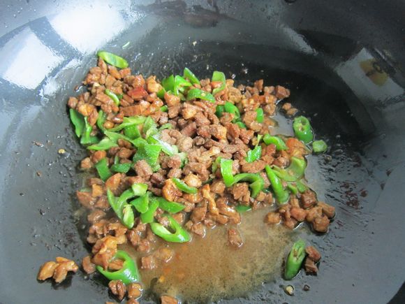 牛肉夾餅的做法-家常味炒菜譜