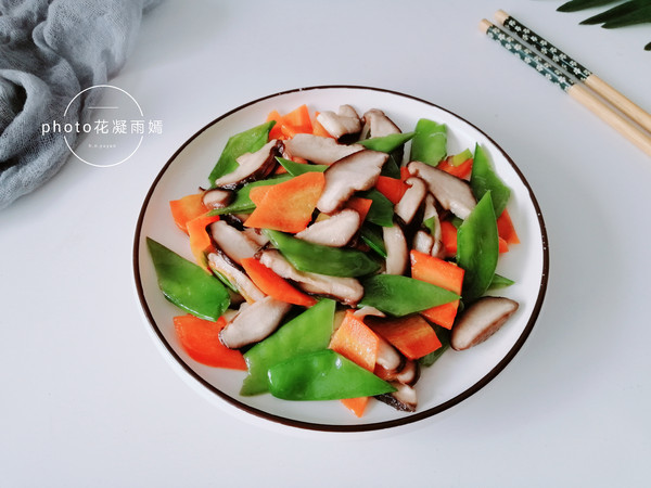 香菇炒荷蘭豆的做法-家常味炒菜譜-易網(wǎng)健康養(yǎng)生網(wǎng) 香菇炒荷蘭豆的做法-家常味炒菜譜