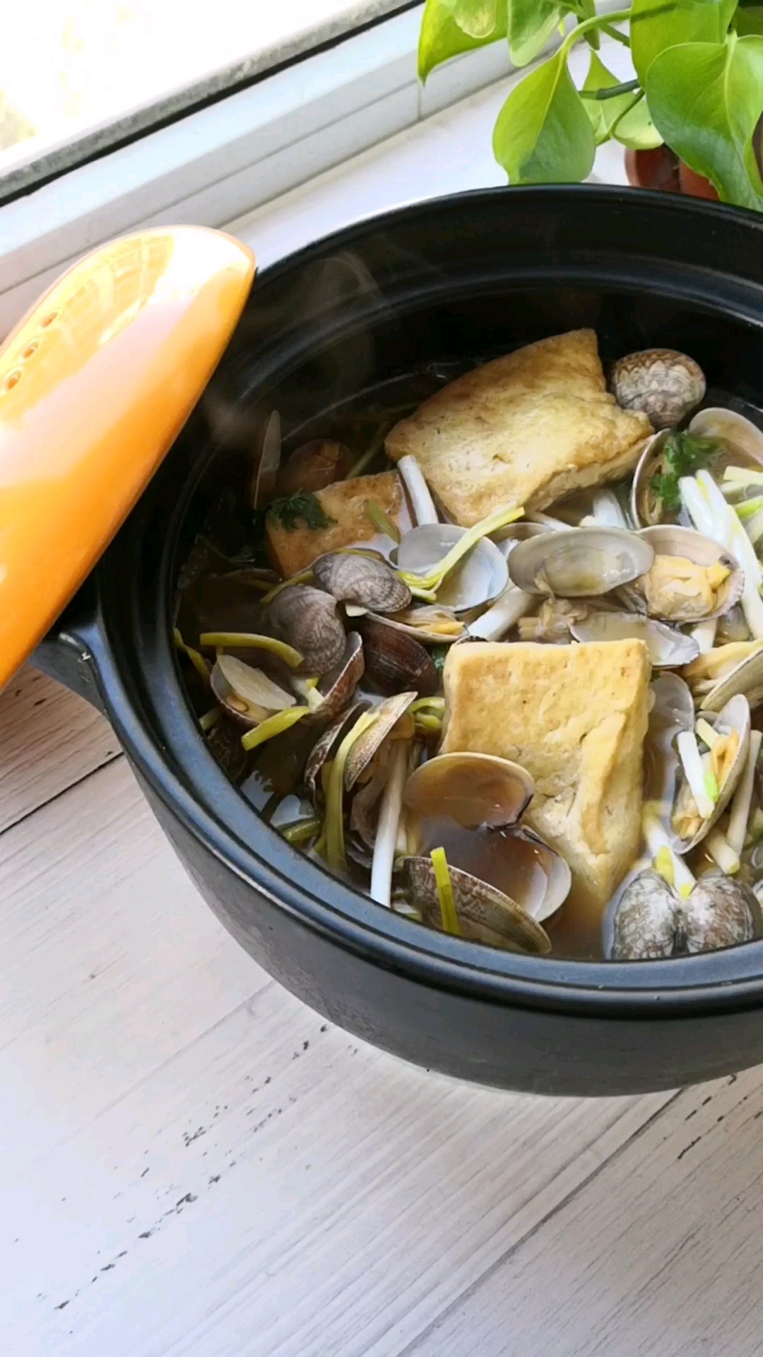 花蛤豆腐鍋的做法-家常味燉菜譜