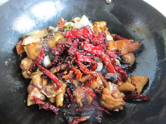 馕包大盤雞的做法-咸鮮味燒菜譜-易網(wǎng)健康養(yǎng)生網(wǎng) 馕包大盤雞的做法-咸鮮味燒菜譜