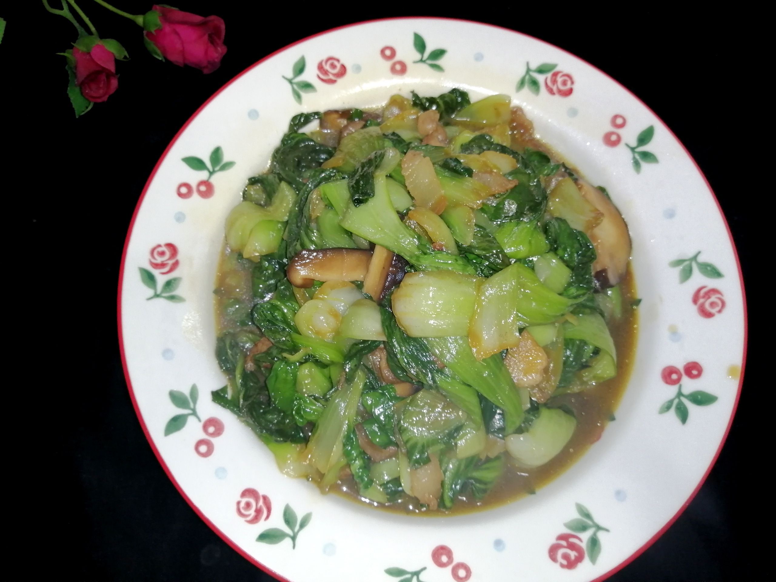 臘肉香菇青菜的做法-家常味炒菜譜-易網(wǎng)健康養(yǎng)生網(wǎng) 臘肉香菇青菜的做法-家常味炒菜譜