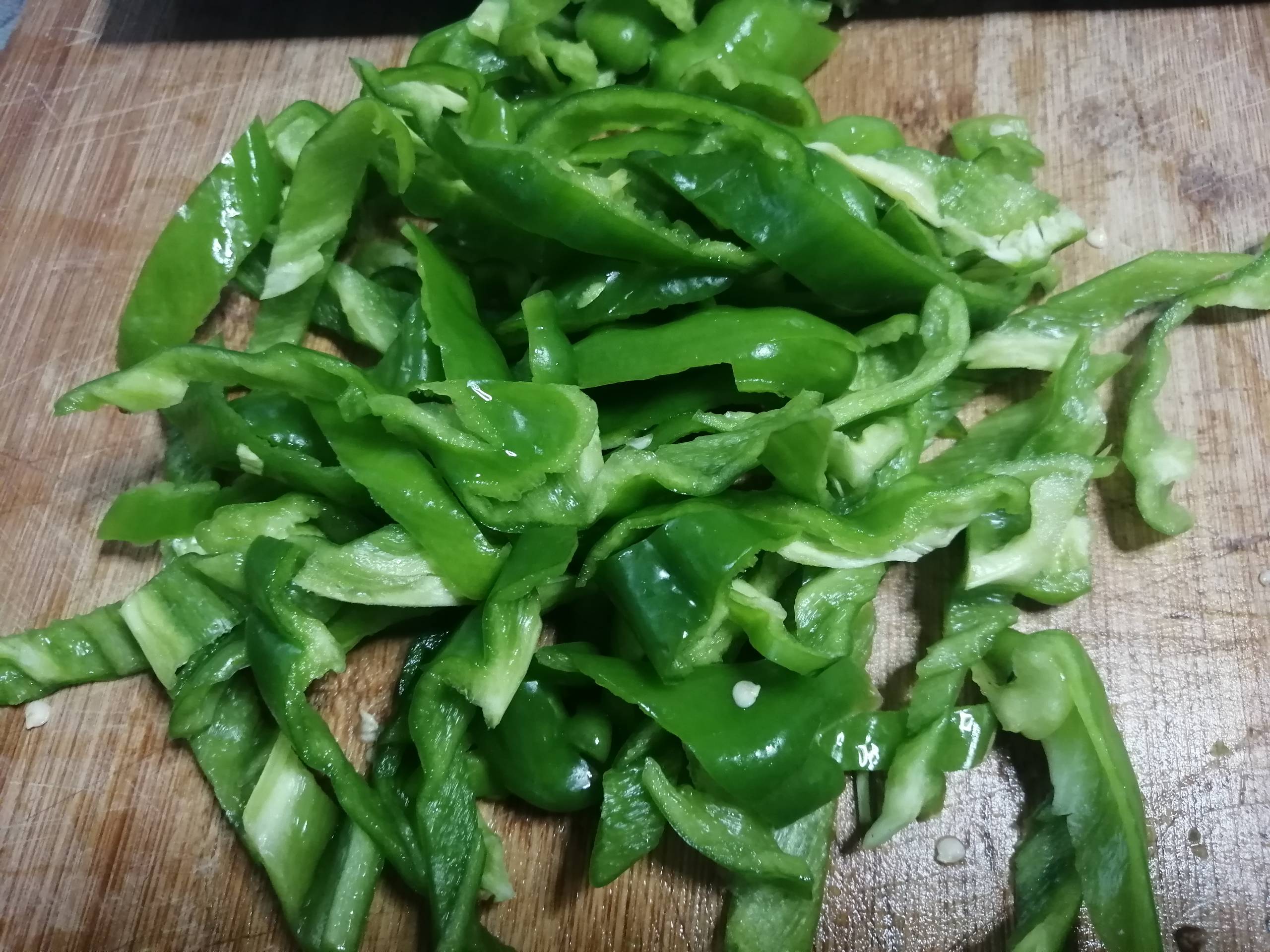 青椒毛豆米的做法-家常味炒菜譜