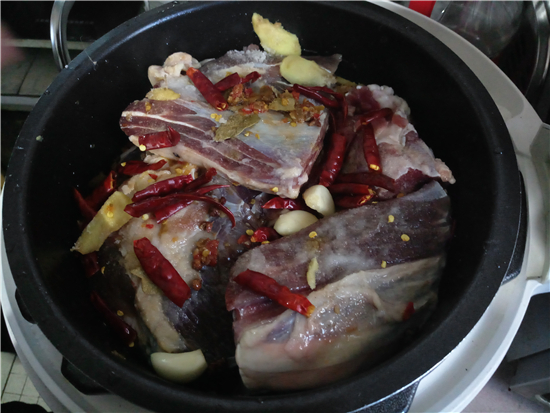 香辣鹵牛肉的做法-香辣味鹵菜譜-易網(wǎng)健康養(yǎng)生網(wǎng) 香辣鹵牛肉的做法-香辣味鹵菜譜