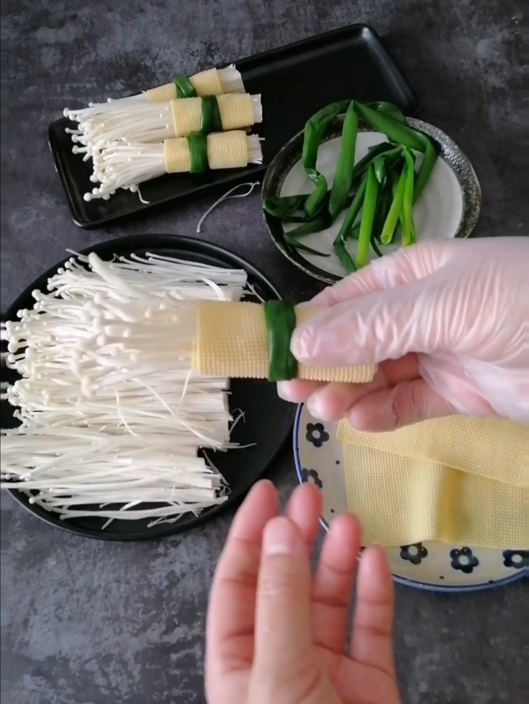 豆皮金針菇卷的做法-家常味炒菜譜