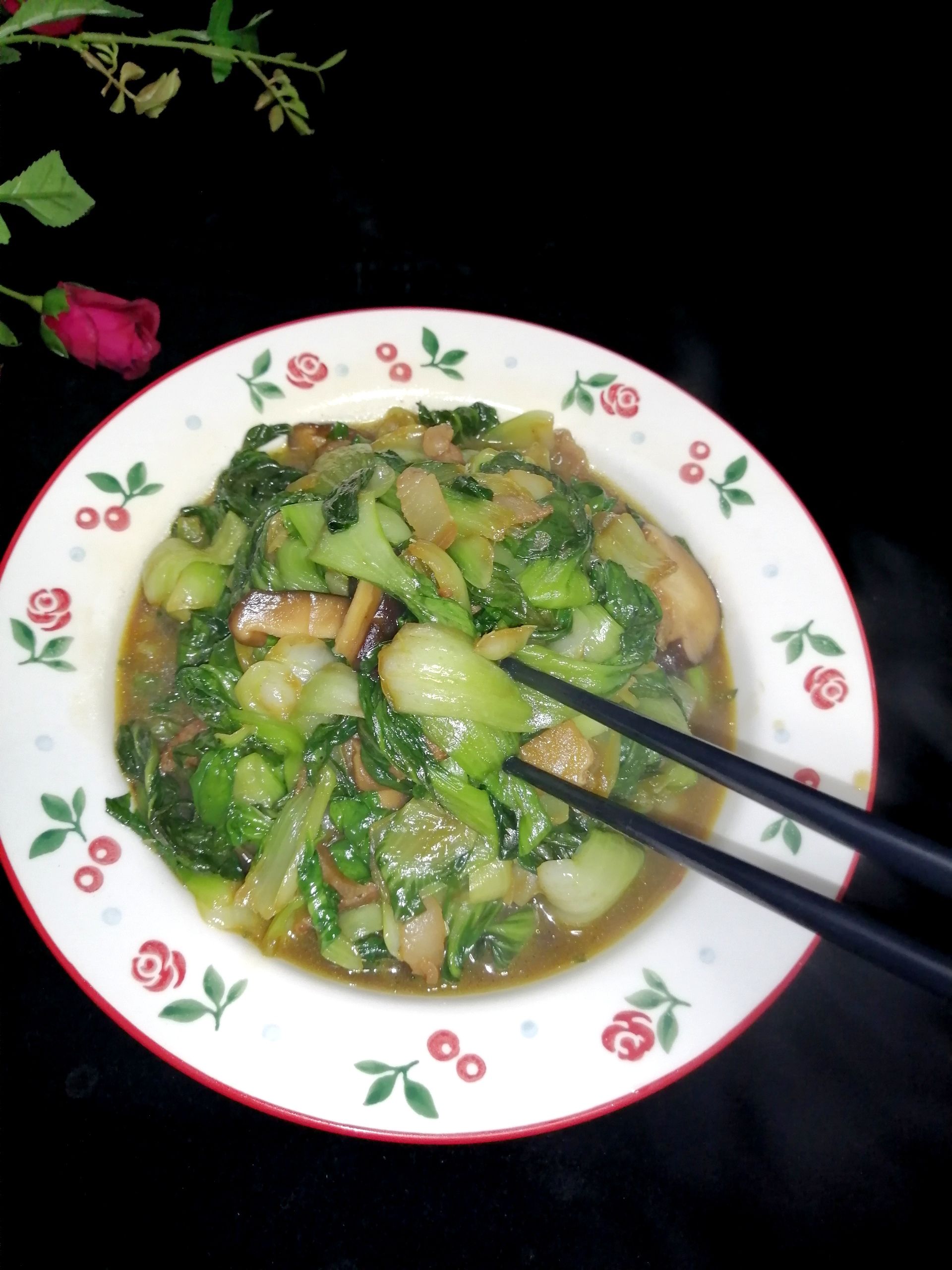 臘肉香菇青菜的做法-家常味炒菜譜-易網(wǎng)健康養(yǎng)生網(wǎng) 臘肉香菇青菜的做法-家常味炒菜譜