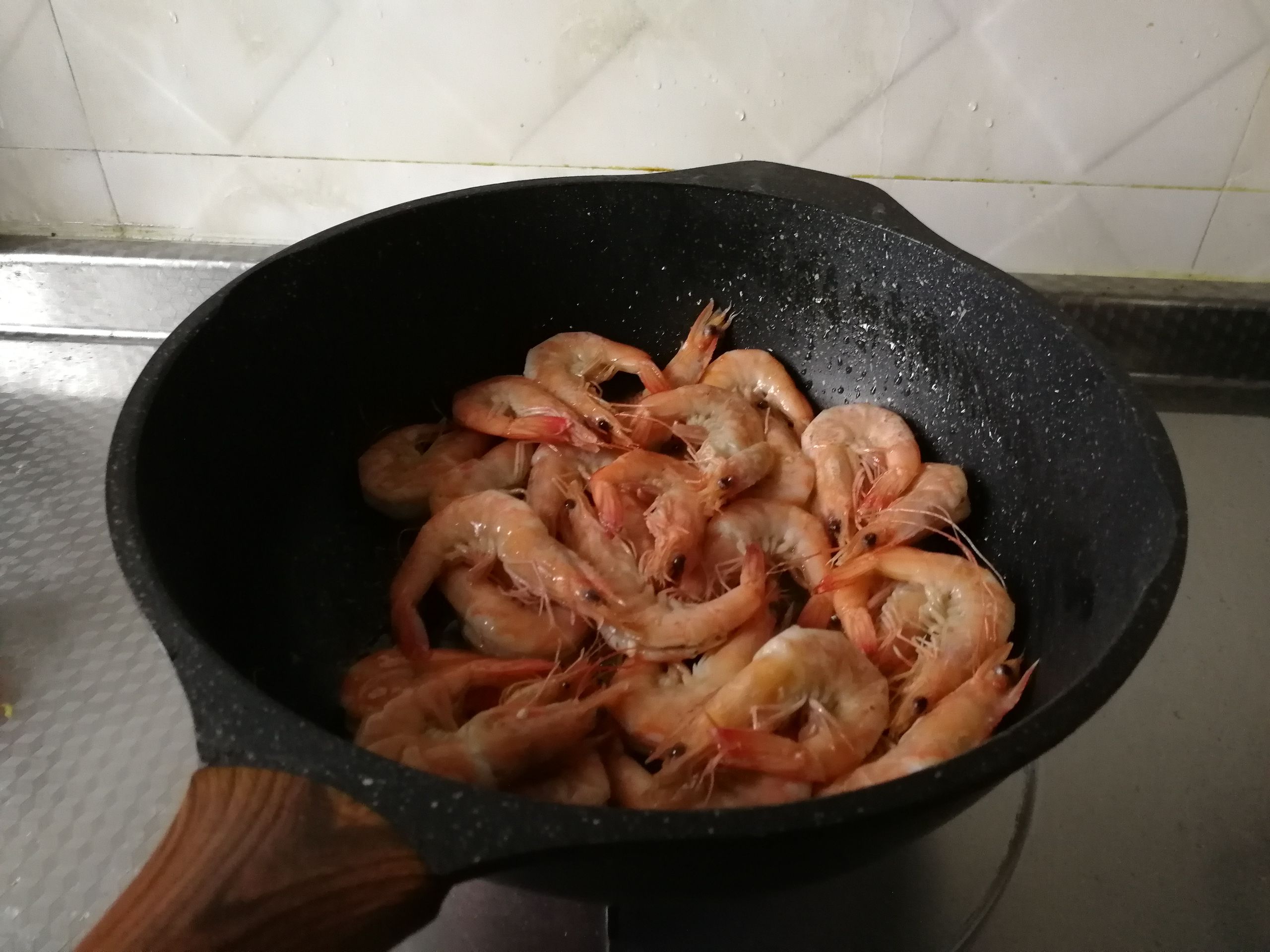 椒鹽油爆蝦的做法-咸鮮味炸菜譜-易網(wǎng)健康養(yǎng)生網(wǎng) 椒鹽油爆蝦的做法-咸鮮味炸菜譜