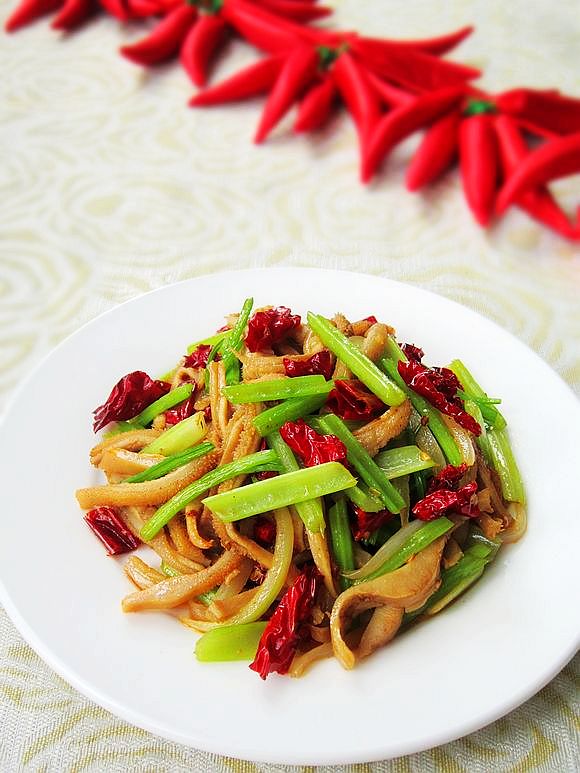爆炒牛肚的做法-香辣味炒菜譜-易網(wǎng)健康養(yǎng)生網(wǎng) 爆炒牛肚的做法-香辣味炒菜譜