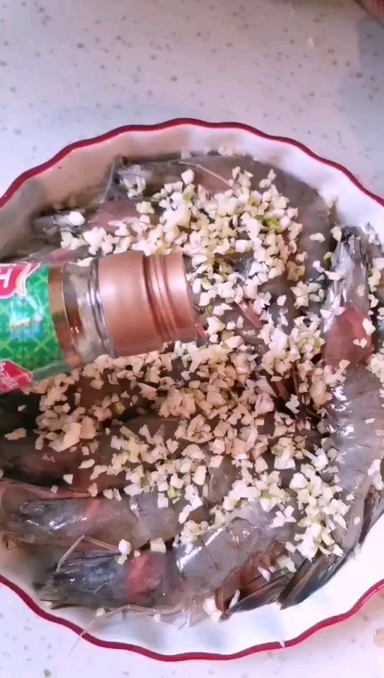 蒜蓉蒸大蝦的做法-家常味蒸菜譜