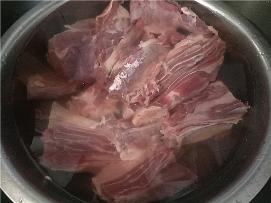 香辣鹵牛肉的做法-香辣味鹵菜譜-易網(wǎng)<a href=http://www.aoa7937.com/ target=_blank class=infotextkey>健康養(yǎng)生</a>網(wǎng) 香辣鹵牛肉的做法-香辣味鹵菜譜