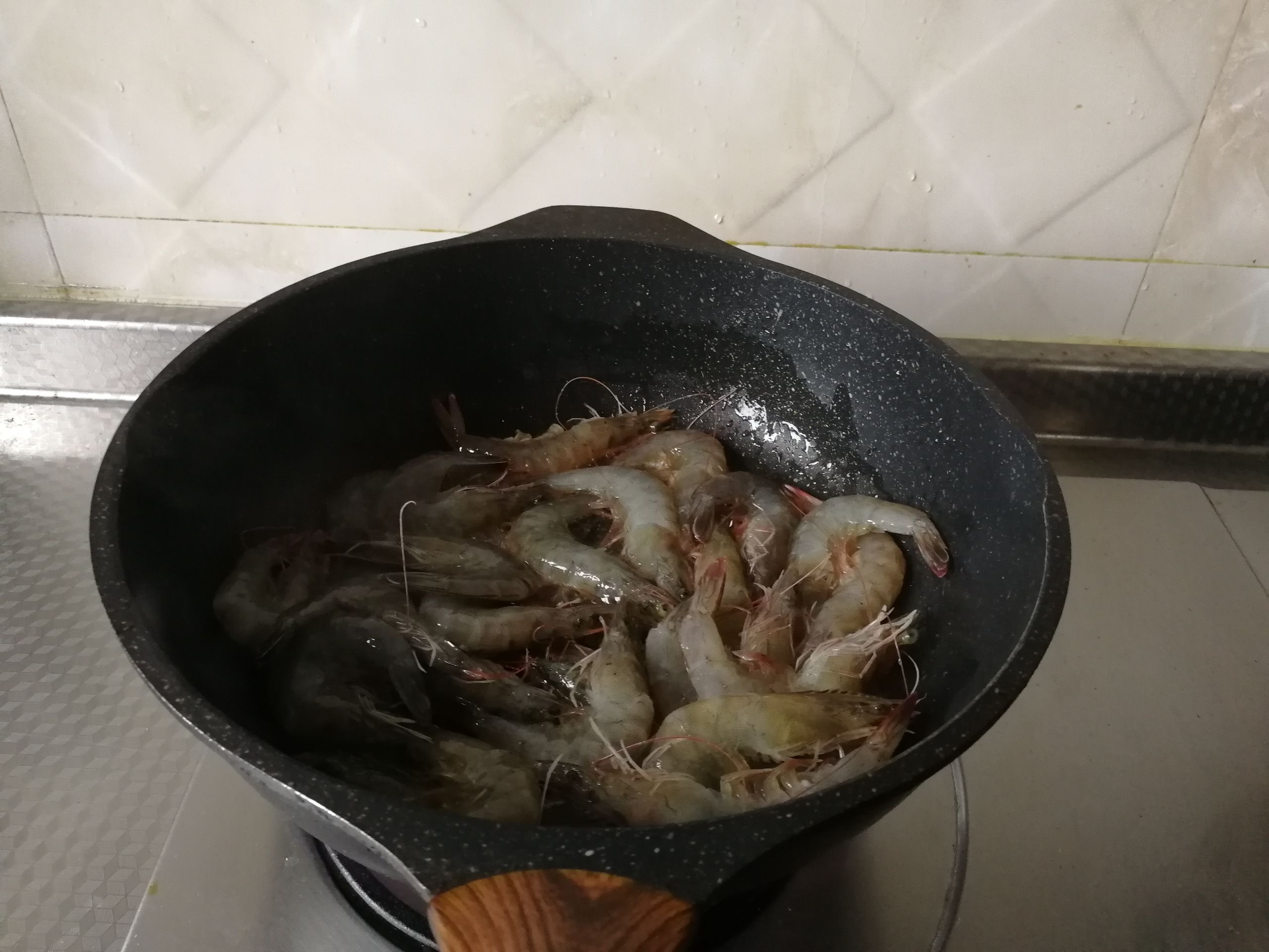椒鹽油爆蝦的做法-咸鮮味炸菜譜-易網(wǎng)健康養(yǎng)生網(wǎng) 椒鹽油爆蝦的做法-咸鮮味炸菜譜