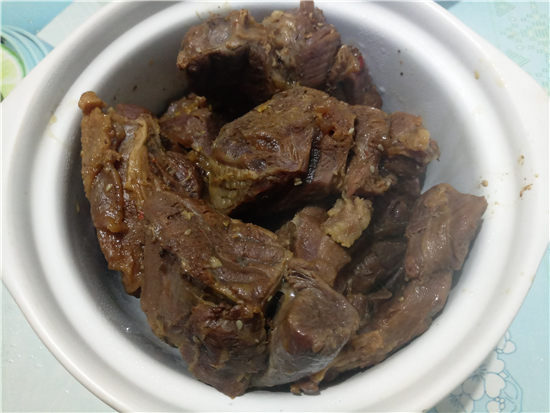 香辣鹵牛肉的做法-香辣味鹵菜譜-易網(wǎng)健康養(yǎng)生網(wǎng) 香辣鹵牛肉的做法-香辣味鹵菜譜