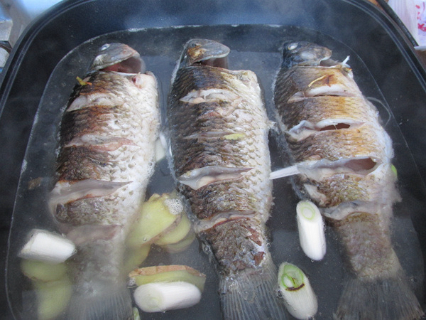 猴頭菇豆腐燉鯽魚(yú)的做法-咸鮮味燉菜譜