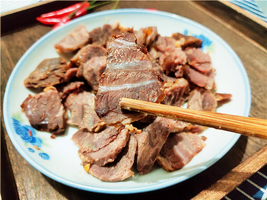 香辣鹵牛肉的做法-香辣味鹵菜譜-易網(wǎng)健康養(yǎng)生網(wǎng) 香辣鹵牛肉的做法-香辣味鹵菜譜