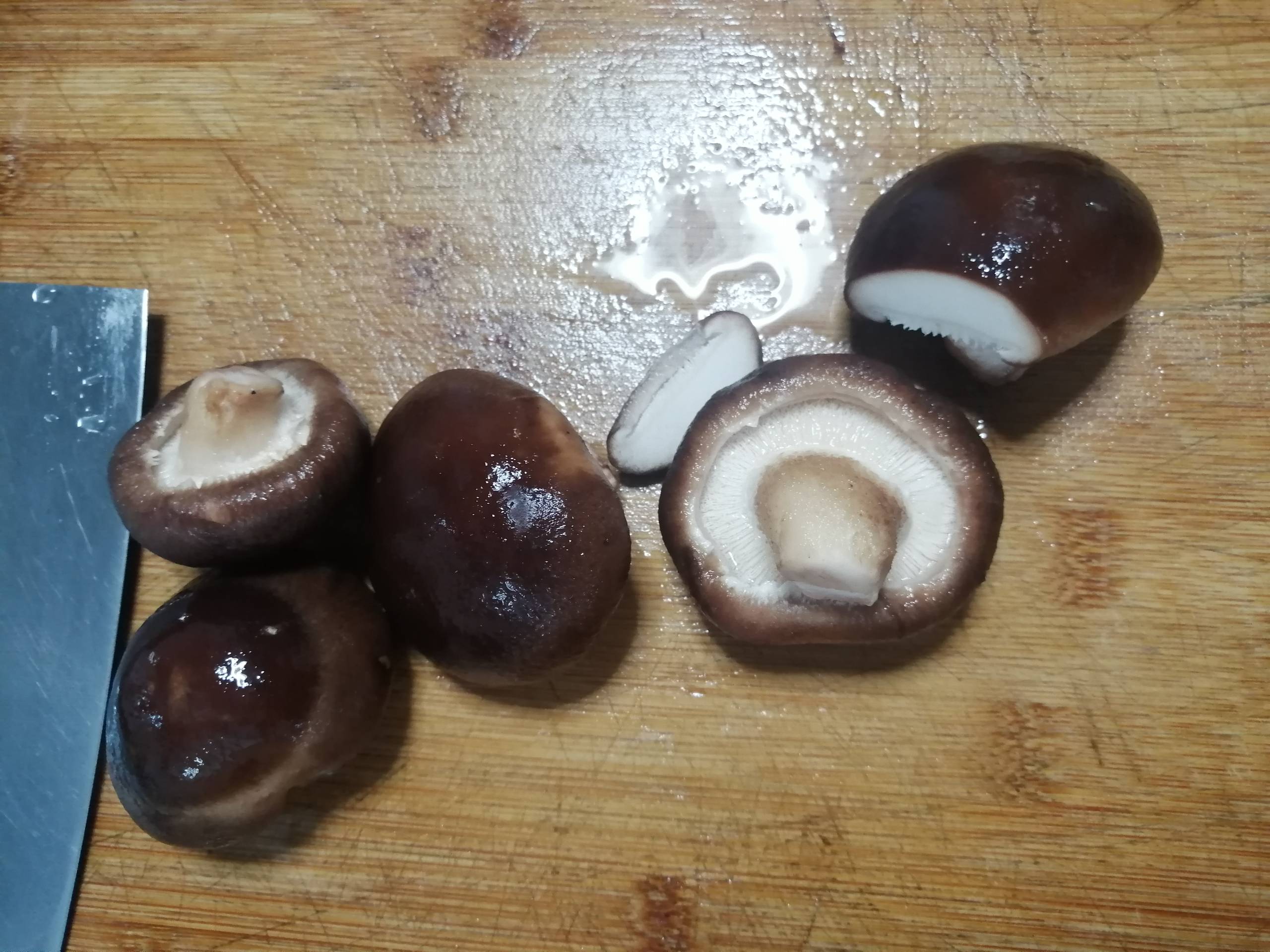 臘肉香菇青菜的做法-家常味炒菜譜