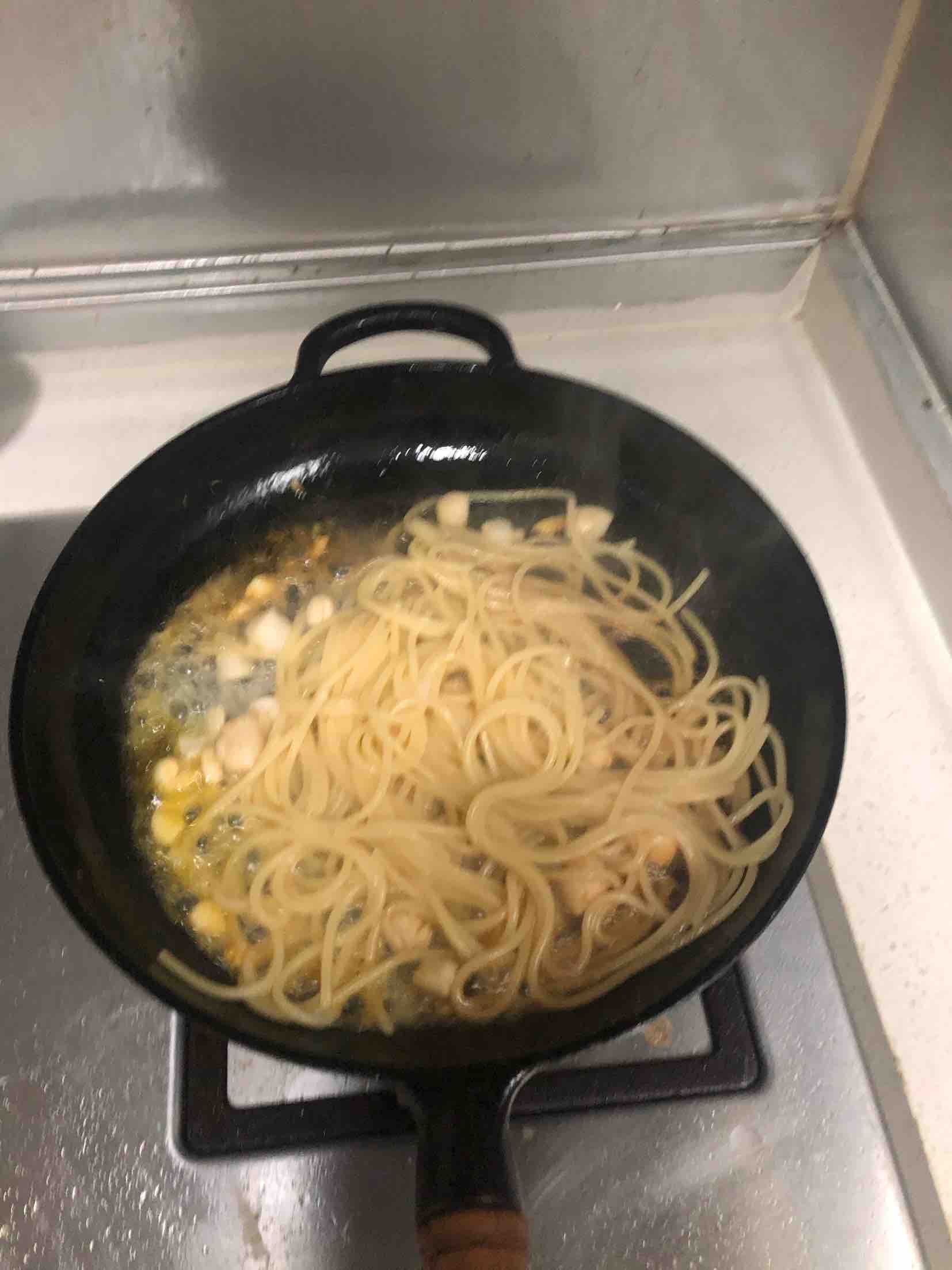 瑤柱西蘭花意面(scallops spaghetti)的做法-咸鮮味炒菜譜-易網健康養生網 瑤柱西蘭花意面(scallops spaghetti)的做法-咸鮮味炒菜譜