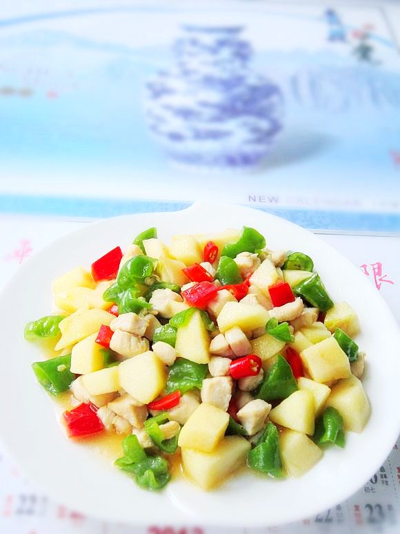 雙椒蘋果炒雞丁的做法-家常味炒菜譜-易網(wǎng)健康養(yǎng)生網(wǎng) 雙椒蘋果炒雞丁的做法-家常味炒菜譜