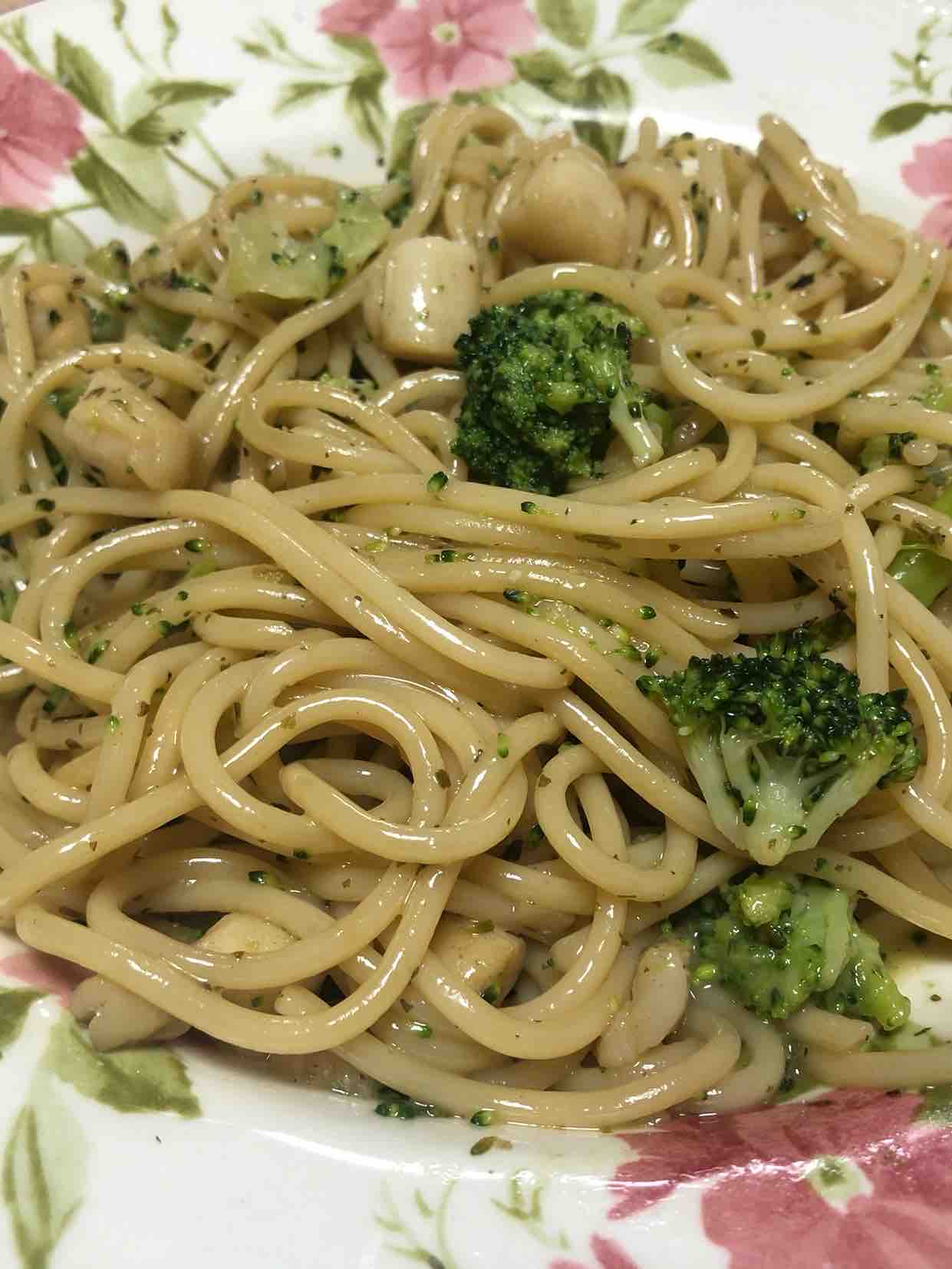 瑤柱西蘭花意面(scallops spaghetti)的做法-咸鮮味炒菜譜