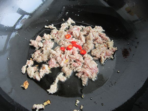 韭黃炒肉末的做法-家常味炒菜譜