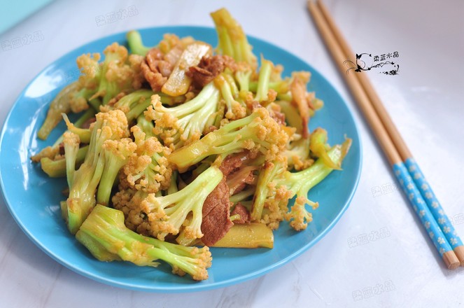 有機菜花炒肉的做法-家常味炒菜譜-易網健康養生網 有機菜花炒肉的做法-家常味炒菜譜