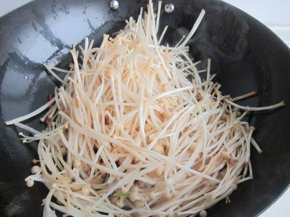 金針菇黑木耳炒肉絲的做法-咸鮮味炒菜譜