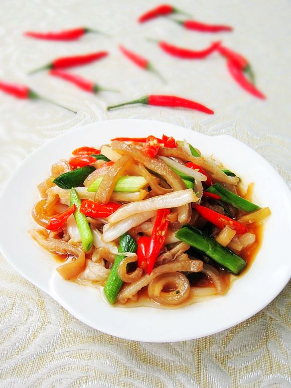 酸菜炒肉皮的做法-酸辣味炒菜譜-易網(wǎng)健康養(yǎng)生網(wǎng) 酸菜炒肉皮的做法-酸辣味炒菜譜
