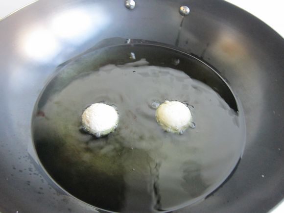 豆腐肉丸的做法-家常味炸菜譜-易網健康養生網 豆腐肉丸的做法-家常味炸菜譜