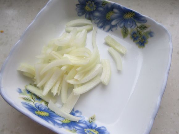 烤羊肉串的做法-香辣味烤菜譜-易網健康養生網 烤羊肉串的做法-香辣味烤菜譜
