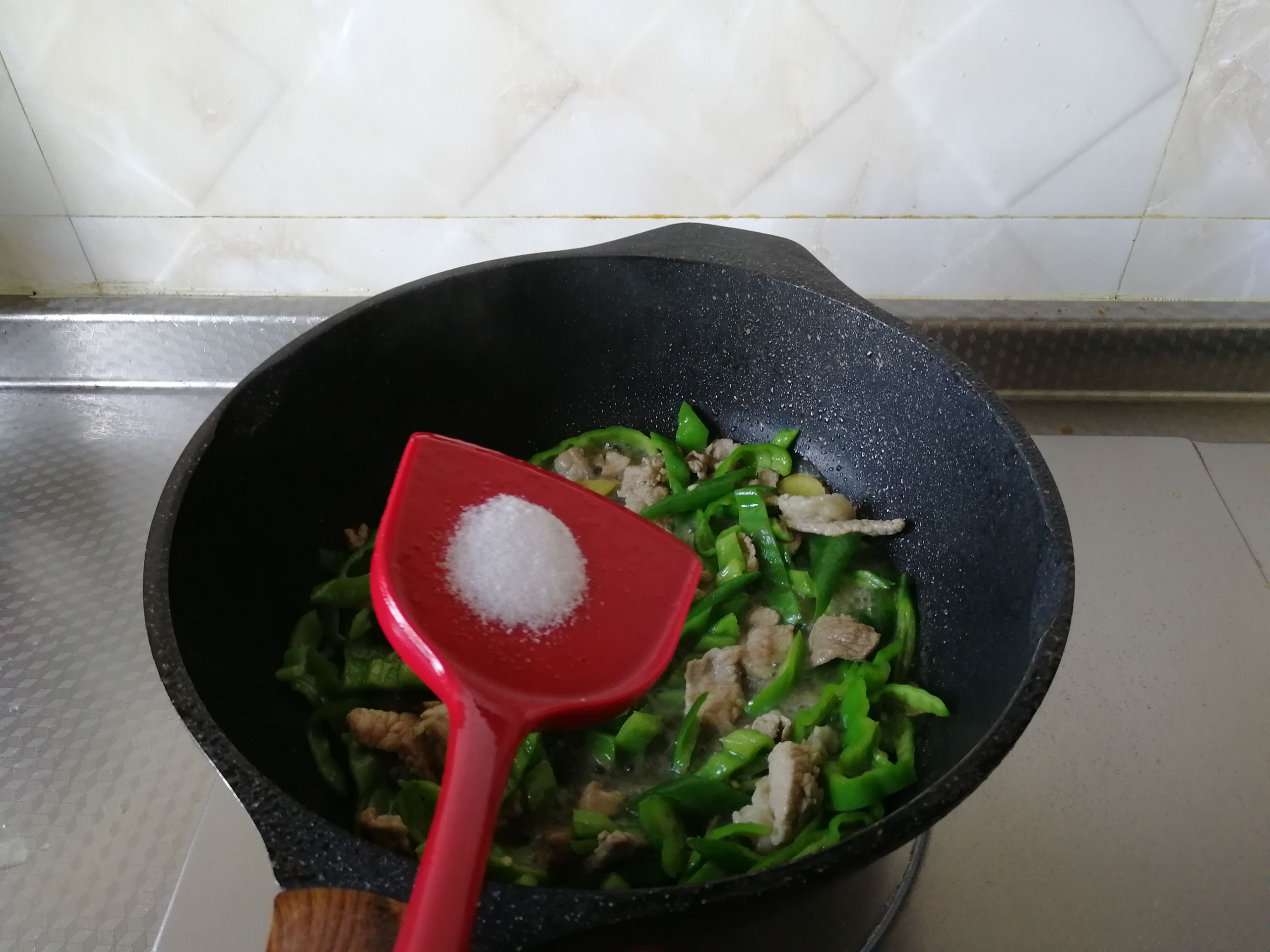 青椒炒肉絲的做法-咸鮮味炒菜譜