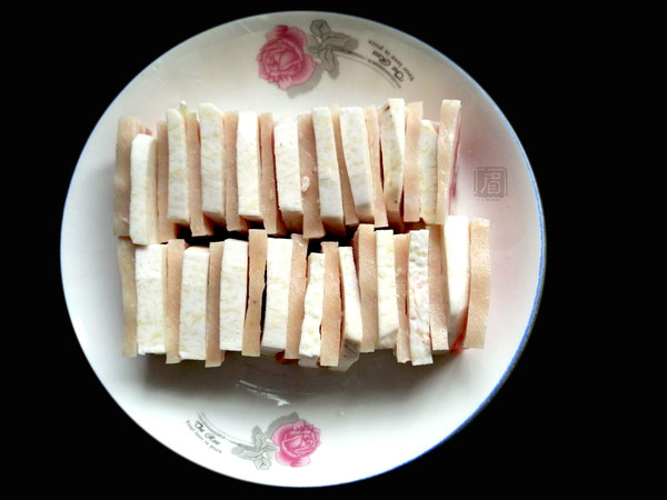 咸肉蒸芋頭的做法-咸鮮味蒸菜譜-易網(wǎng)健康養(yǎng)生網(wǎng) 咸肉蒸芋頭的做法-咸鮮味蒸菜譜