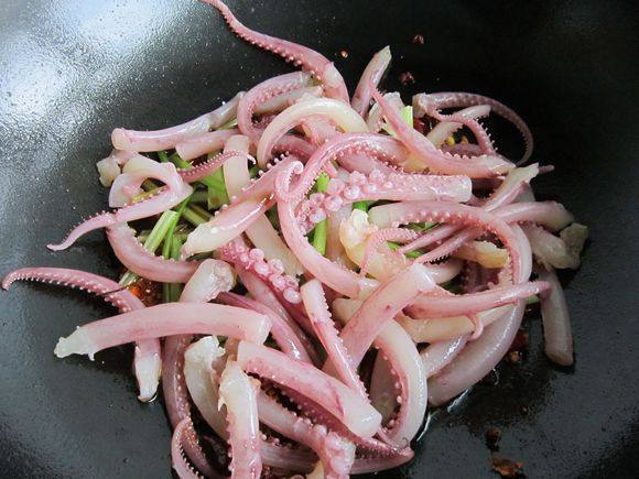 香辣魷魚須的做法-香辣味炒菜譜