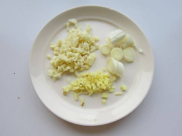 香辣酸菜肉片的做法-香辣味煮菜譜-易網健康養生網 香辣酸菜肉片的做法-香辣味煮菜譜