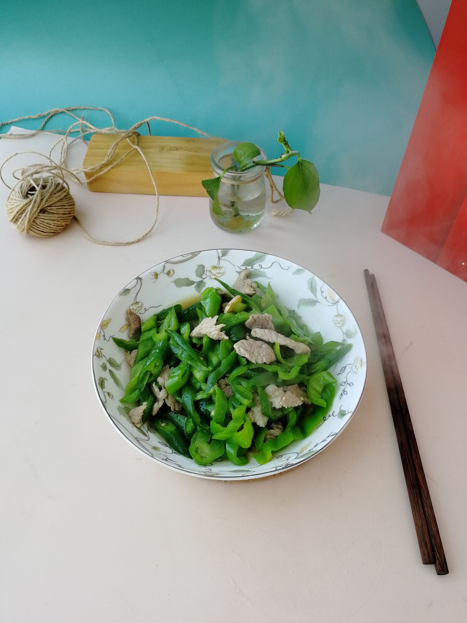 青椒炒肉絲的做法-咸鮮味炒菜譜-易網健康養生網 青椒炒肉絲的做法-咸鮮味炒菜譜
