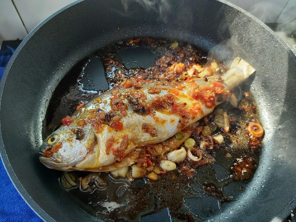 XO醬燒黃花魚的做法-香辣味燉菜譜-易網(wǎng)健康養(yǎng)生網(wǎng) XO醬燒黃花魚的做法-香辣味燉菜譜