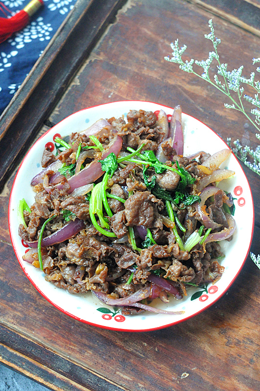 炙烤牛肉的做法-家常味炒菜譜-易網健康養生網 炙烤牛肉的做法-家常味炒菜譜