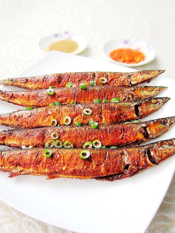 孜然烤秋刀魚的做法-家常味烤菜譜