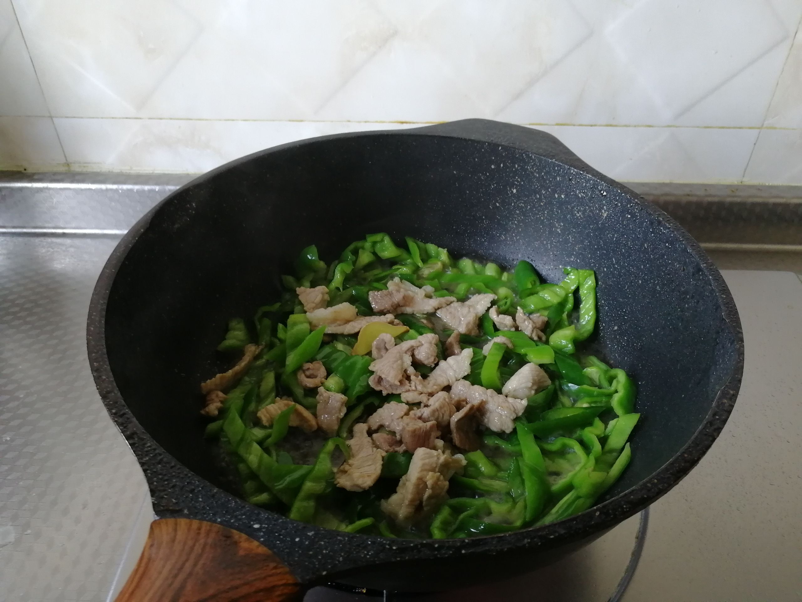 青椒炒肉絲的做法-咸鮮味炒菜譜