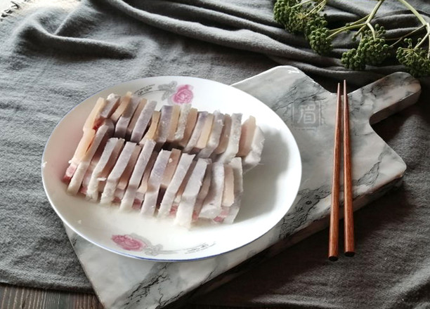 咸肉蒸芋頭的做法-咸鮮味蒸菜譜-易網(wǎng)健康養(yǎng)生網(wǎng) 咸肉蒸芋頭的做法-咸鮮味蒸菜譜