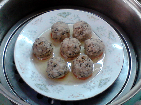 清蒸松露肉丸的做法-咸鮮味蒸菜譜-易網(wǎng)健康養(yǎng)生網(wǎng) 清蒸松露肉丸的做法-咸鮮味蒸菜譜