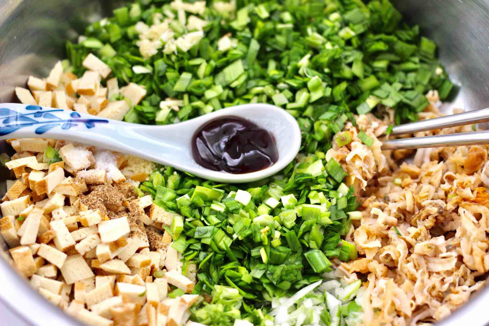 扇貝香干翠玉餃子的做法-咸鮮味煮菜譜