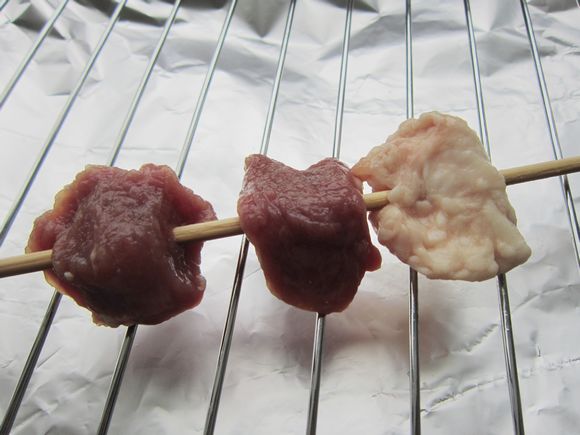 烤羊肉串的做法-香辣味烤菜譜-易網健康養生網 烤羊肉串的做法-香辣味烤菜譜