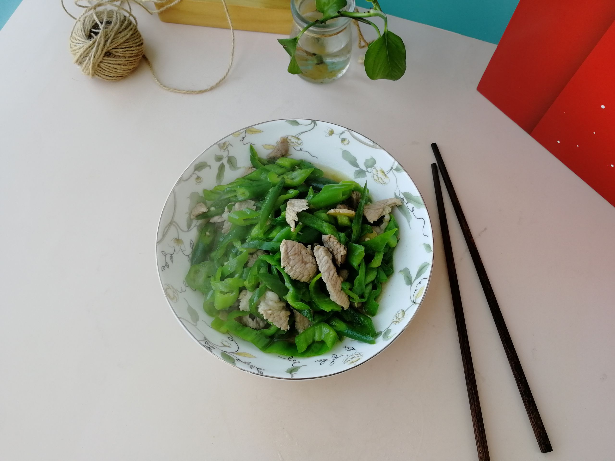 青椒炒肉絲的做法-咸鮮味炒菜譜-易網健康養生網 青椒炒肉絲的做法-咸鮮味炒菜譜