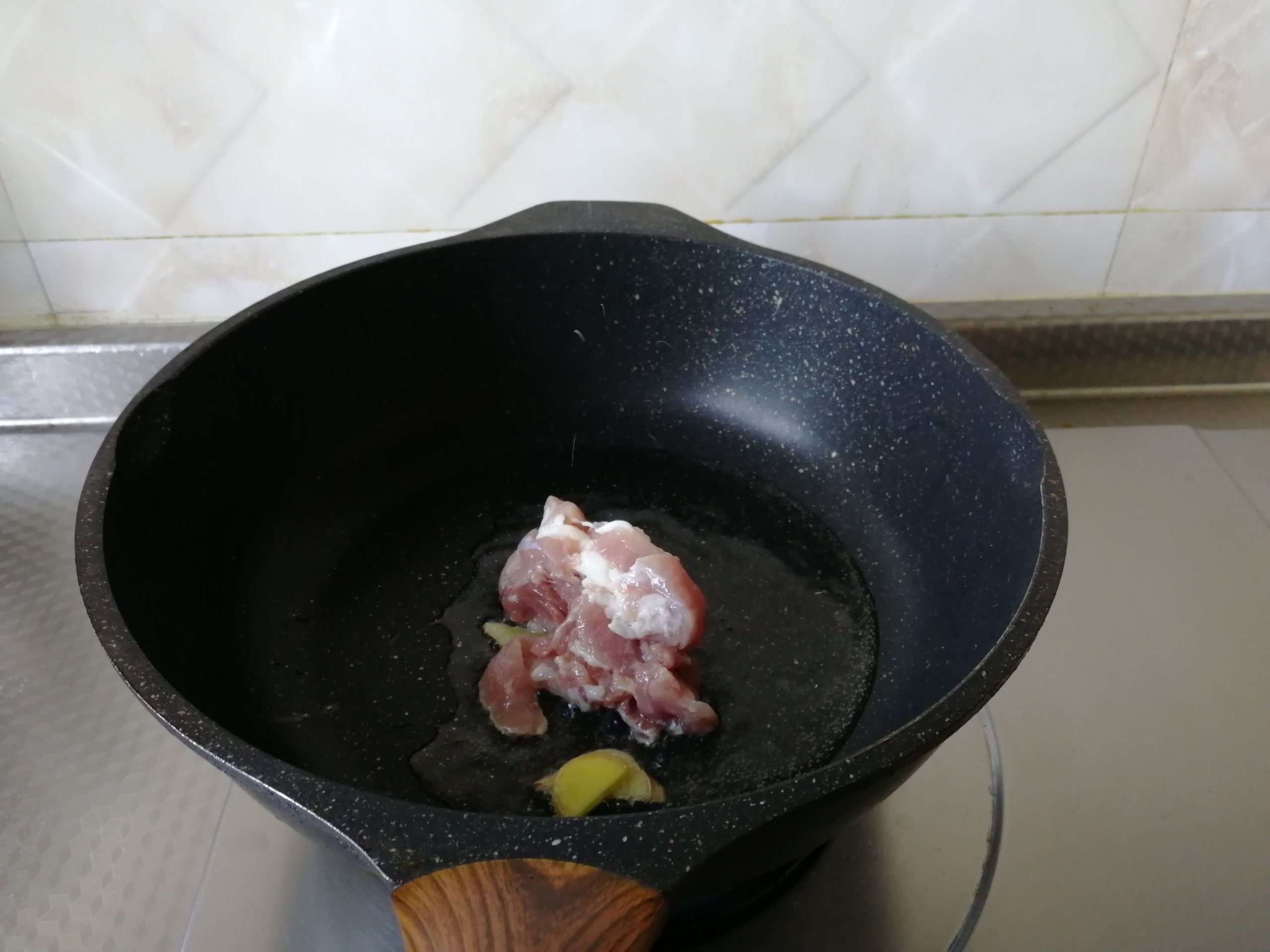 青椒炒肉絲的做法-咸鮮味炒菜譜