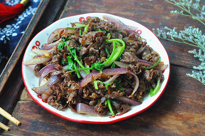 炙烤牛肉的做法-家常味炒菜譜-易網健康養生網 炙烤牛肉的做法-家常味炒菜譜