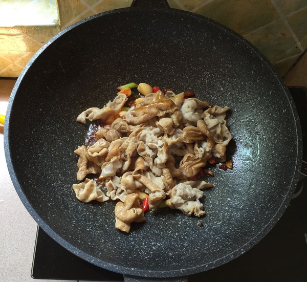 肥腸煮黑魚的做法-香辣味煮菜譜-易網健康養生網 肥腸煮黑魚的做法-香辣味煮菜譜