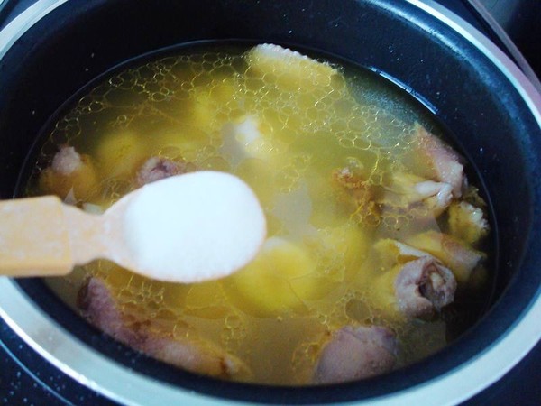 電飯煲荸薺燉雞的做法-家常味燉菜譜-易網(wǎng)健康養(yǎng)生網(wǎng) 電飯煲荸薺燉雞的做法-家常味燉菜譜