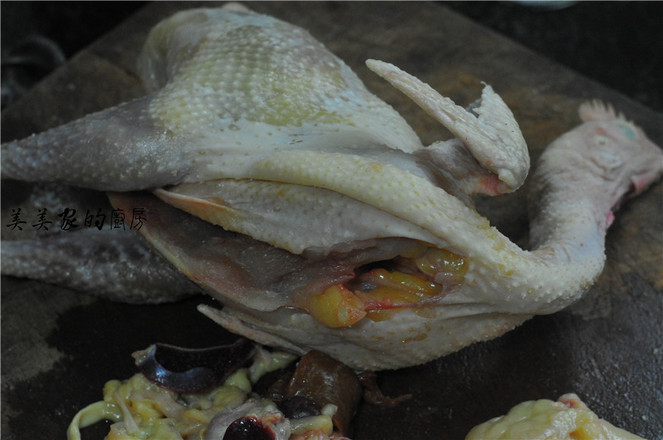 電飯煲燜雞的做法-家常味燜菜譜-易網<a href=http://www.aoa7937.com/ target=_blank class=infotextkey>健康養生</a>網 電飯煲燜雞的做法-家常味燜菜譜
