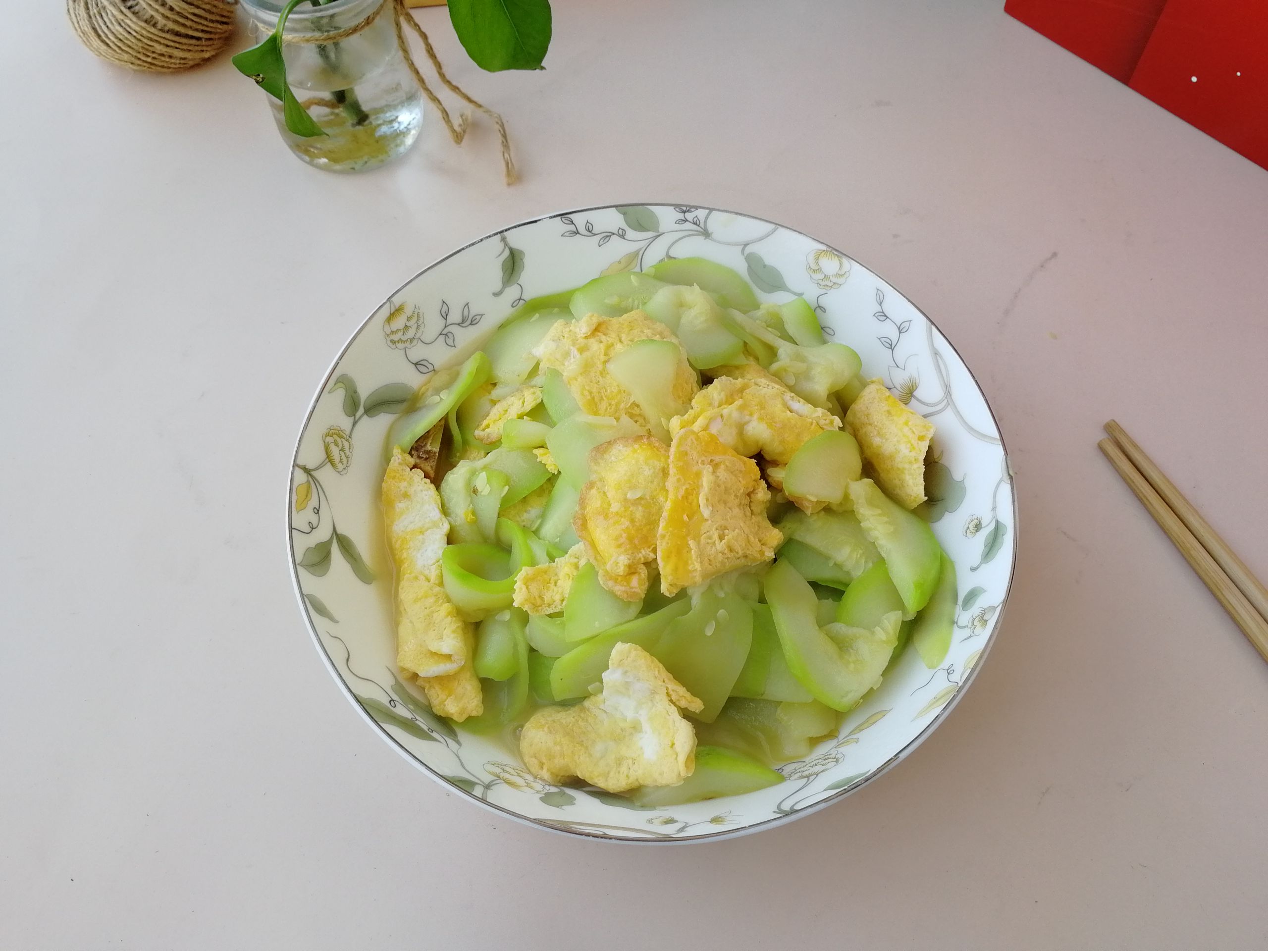嫩西葫蘆炒雞蛋的做法-家常味炒菜譜
