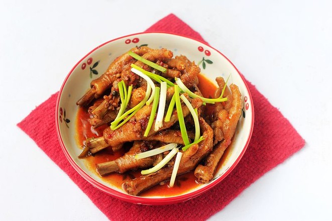 電飯煲燜雞爪的做法-麻辣味燜菜譜-易網健康養生網 電飯煲燜雞爪的做法-麻辣味燜菜譜