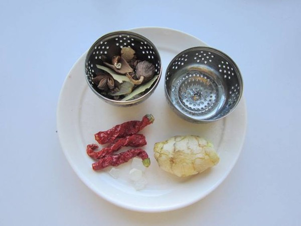 鹵豆腐干的做法-家常味鹵菜譜-易網健康養生網 鹵豆腐干的做法-家常味鹵菜譜