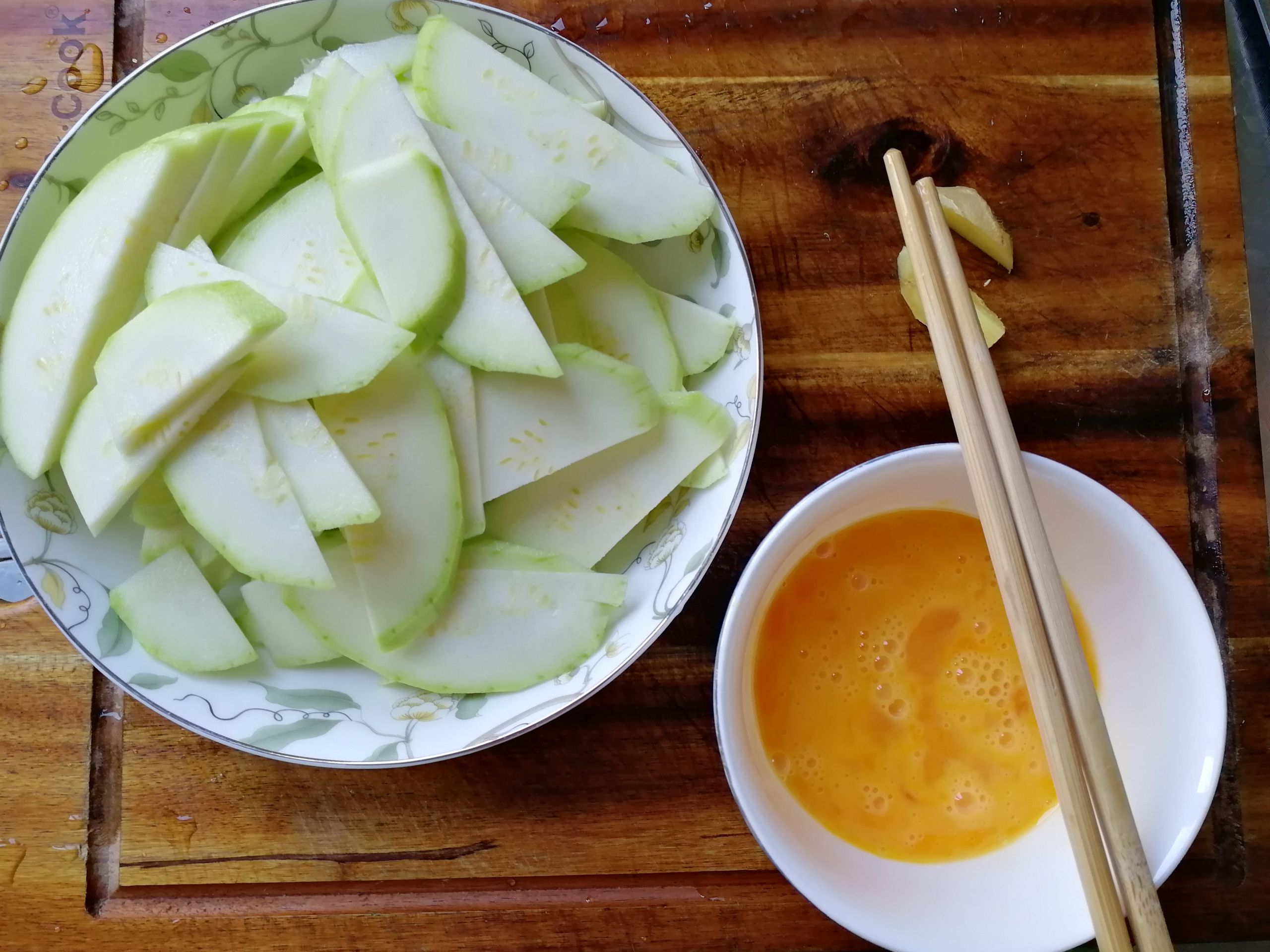 嫩西葫蘆炒雞蛋的做法-家常味炒菜譜